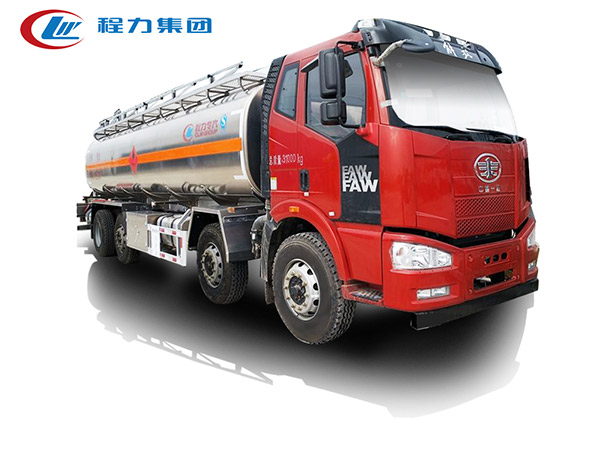解放J6前四后六26立方铝合金运油车