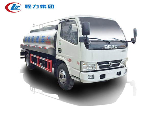 东风多利卡5立方鲜奶运输车