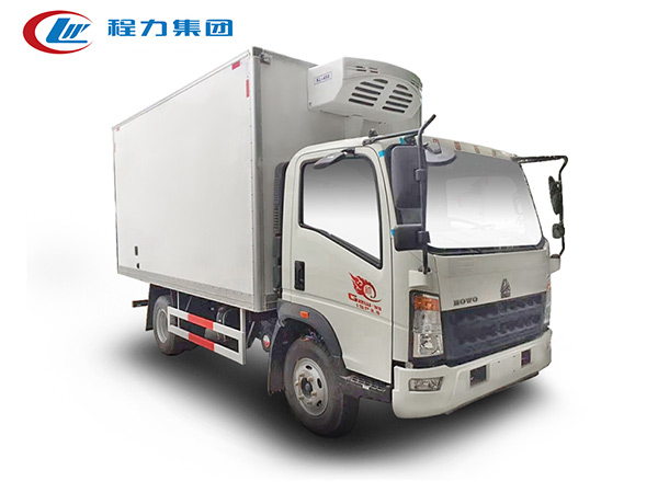 重汽豪沃冷藏车