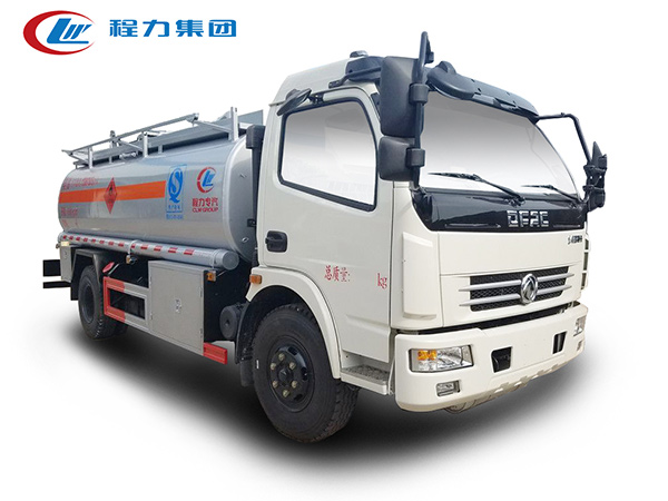 东风多利卡8吨加油车
